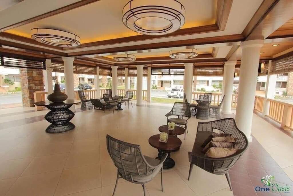 Cozy 2Br With Free Pool Beside Sm City Mall Davao City Esterno foto