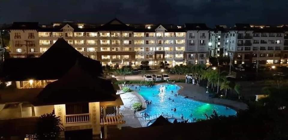 Cozy 2Br With Free Pool Beside Sm City Mall Davao City Esterno foto