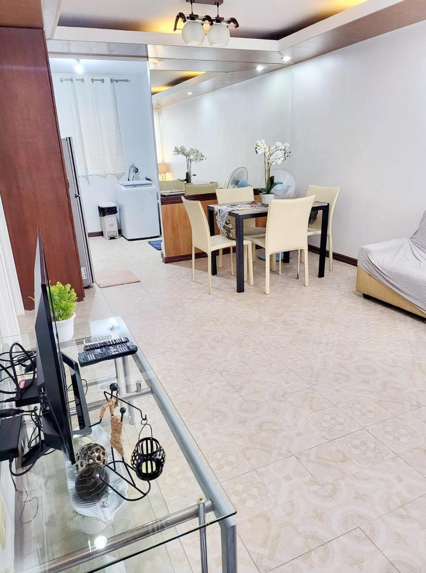 Cozy 2Br With Free Pool Beside Sm City Mall Davao City Esterno foto