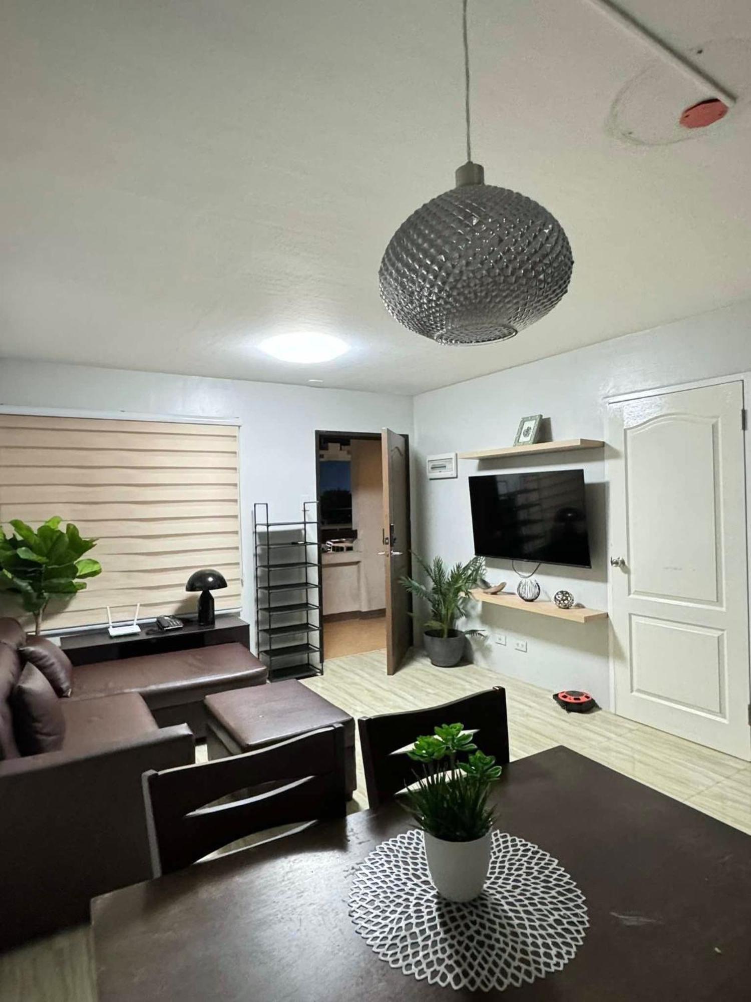 Cozy 2Br With Free Pool Beside Sm City Mall Davao City Esterno foto